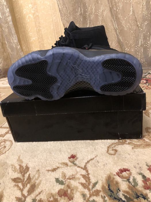 Кросівки Jordan 11 Cap and Gown