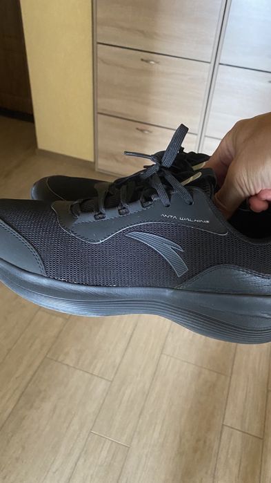 Кросівки 42 розмір в ідеальному стані