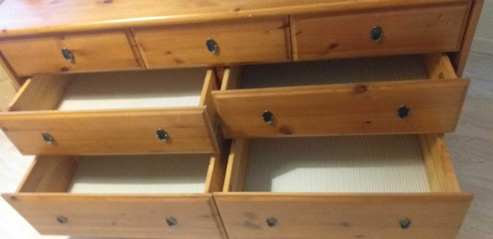 Comoda  ikea em pinho