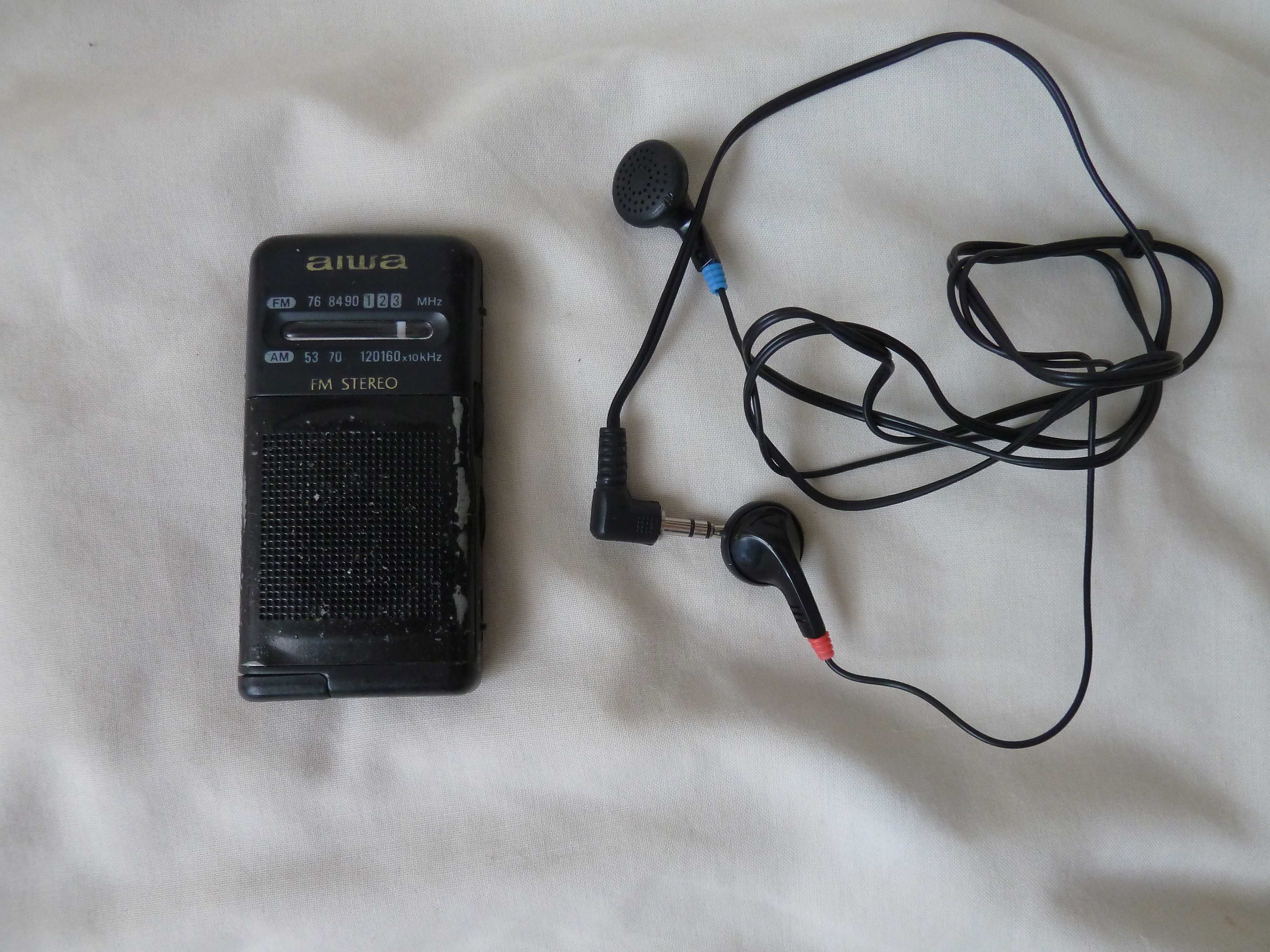radio kieszonkowe AIWA z początku lat 90-tych