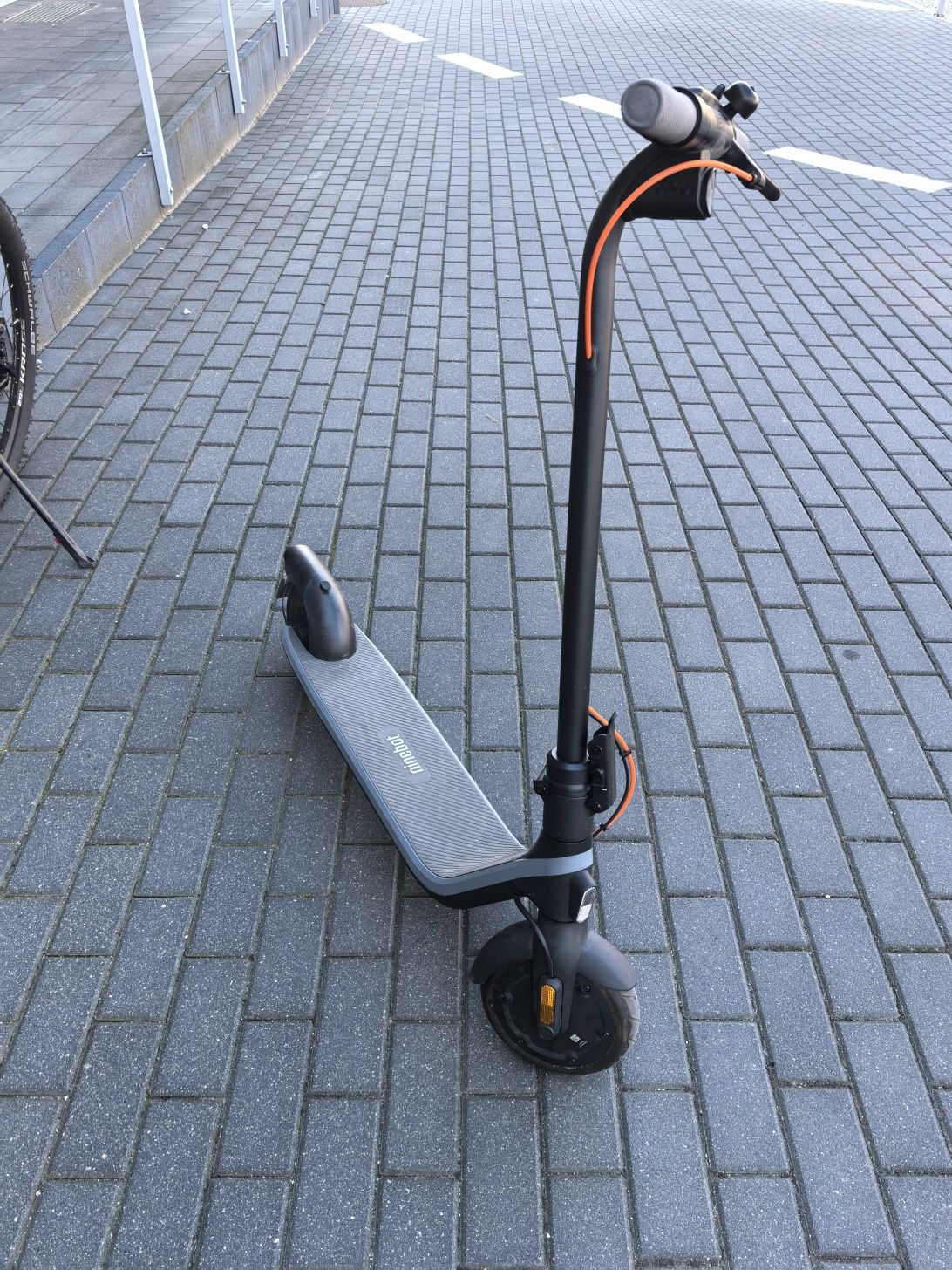 Hulajnoga elektryczna ninebot es2