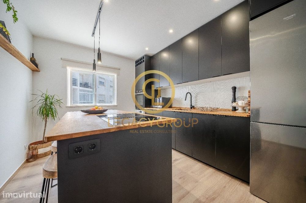 Apartamento T2 com 2 WCs e garagem em Tunes 1º Andar