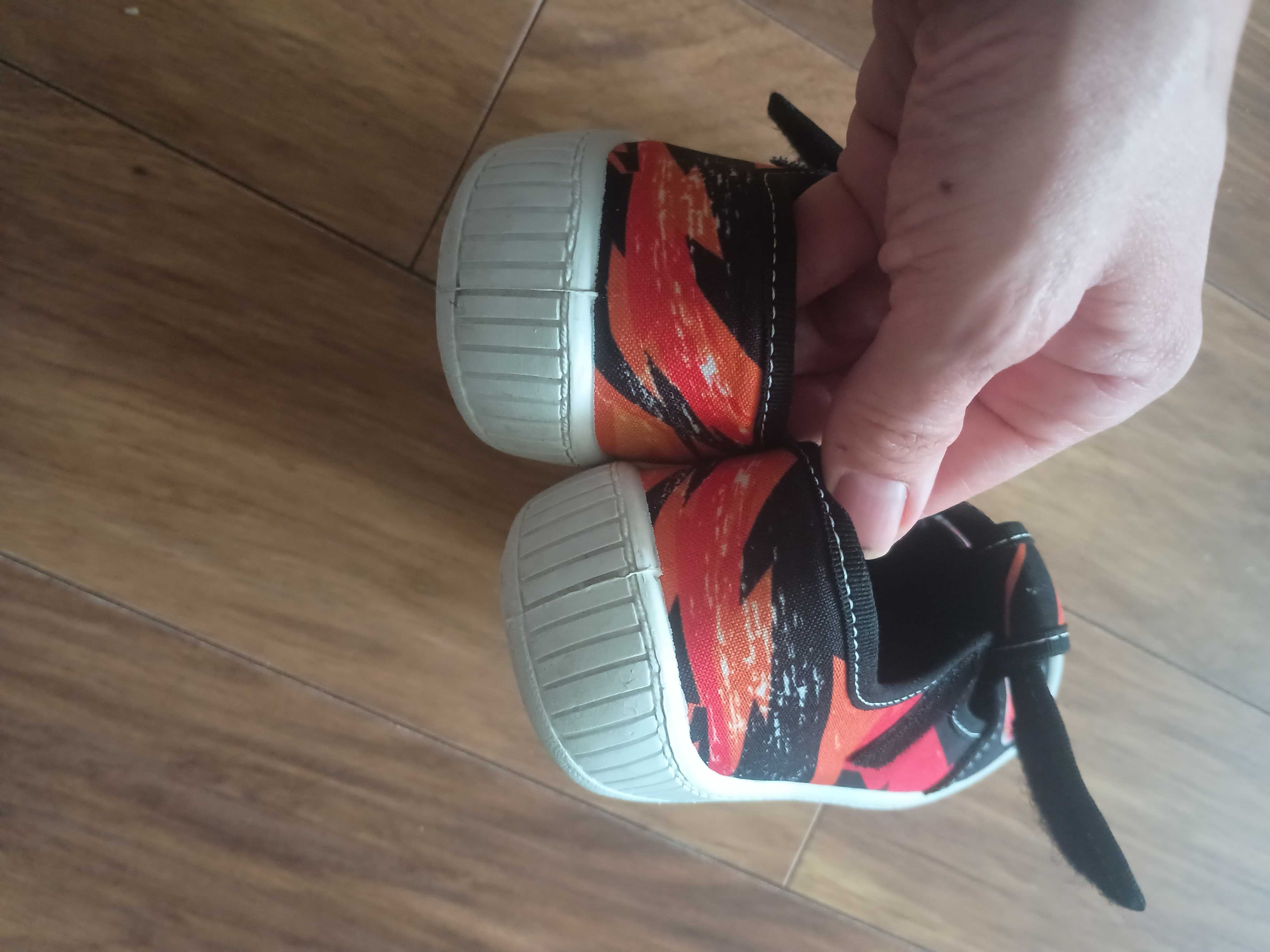 Buty róż. 33 jak nowe .