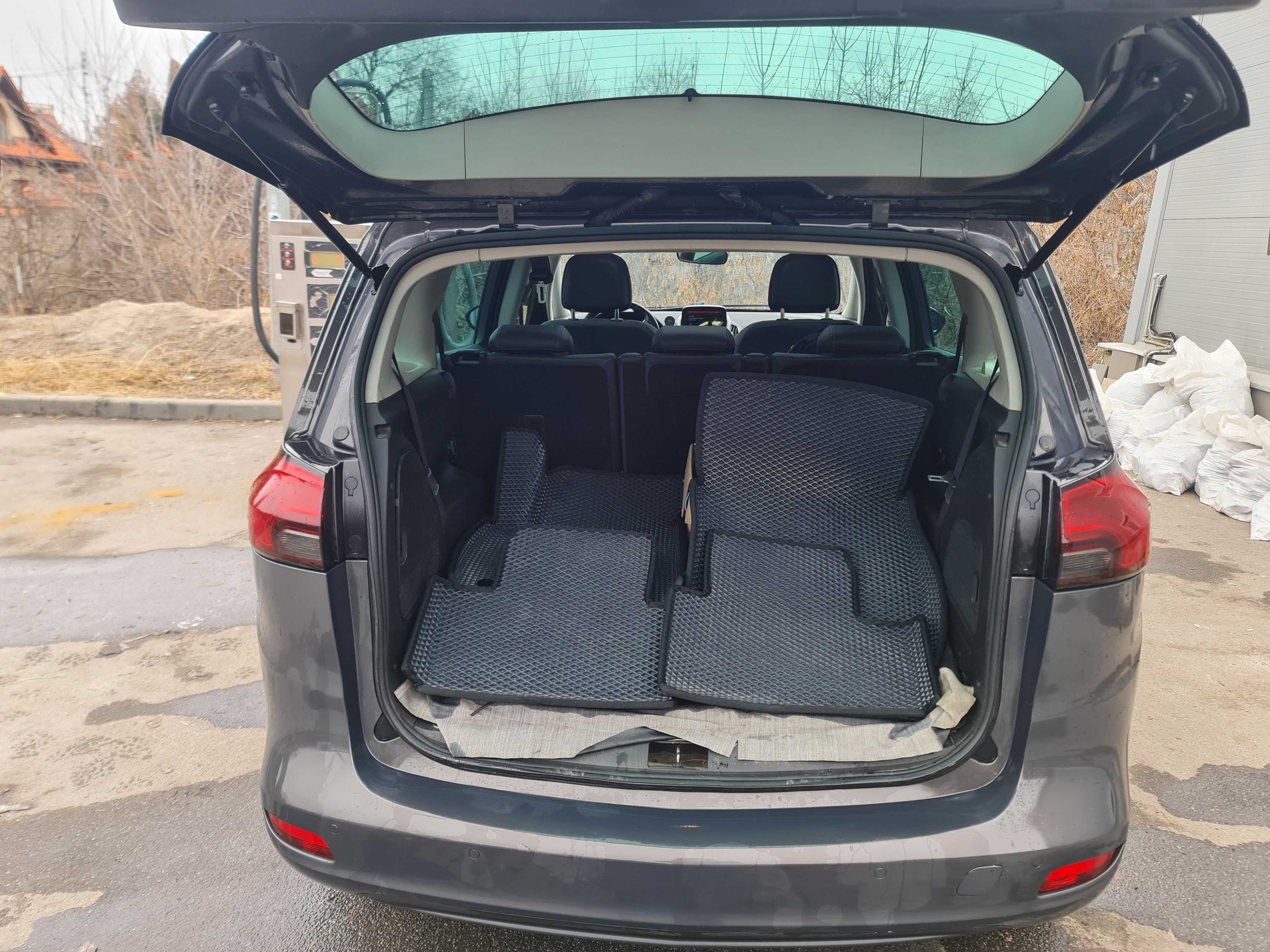 Opel zafira c 1.6 2014