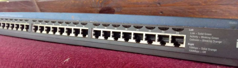 24-портовий комутатор Intel Express 410T P/N: ES410T24 Rev A1