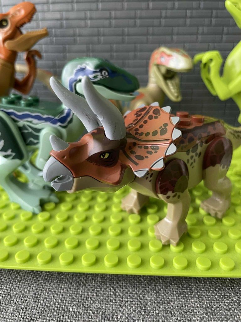Zestaw 8 dinozaurów Raptor Tyranozaur TRex klocki kompatybilne z LEGO