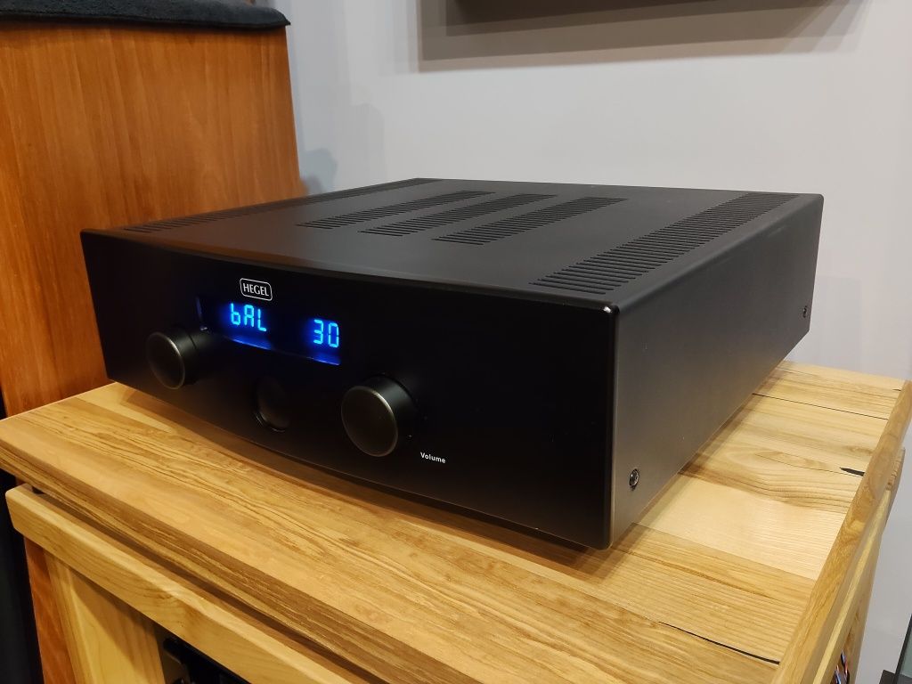 Hegel H300 wzmacniacz zintegrowany z Dac XLR 2x250W Hi-End