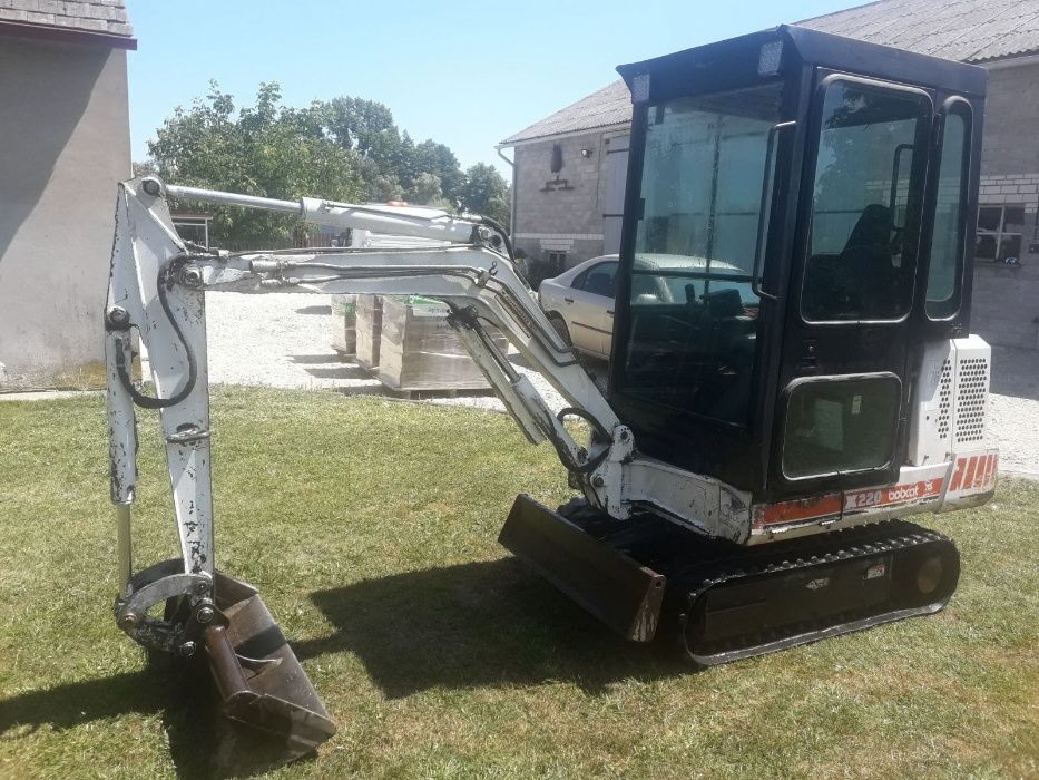 Wynajem minikoparki Bobcat X220
