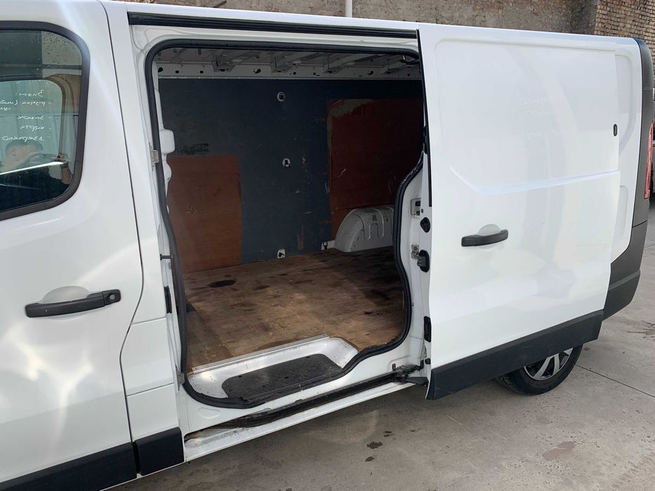 Розборка Опель Виваро 3 шрот Opel Vivaro 3 Renault Trafic капот кузов