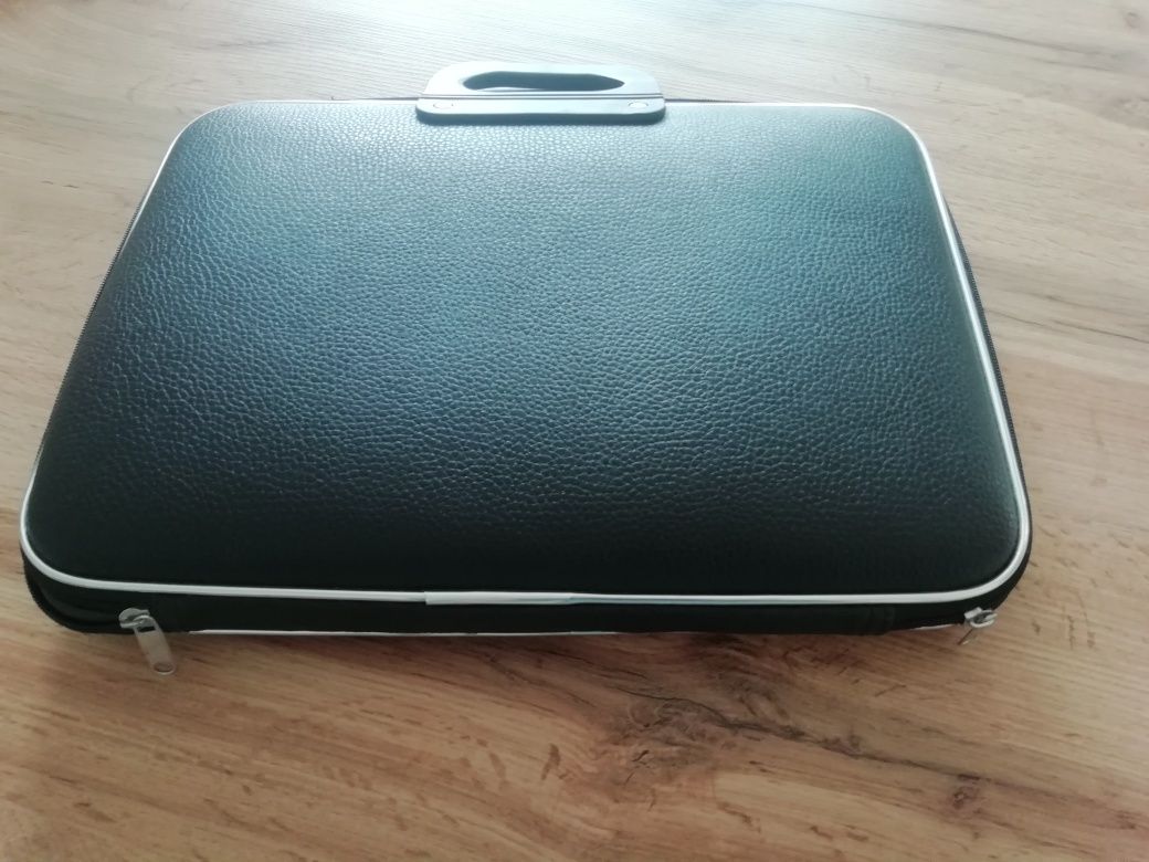 Torba etui na laptopa czarna