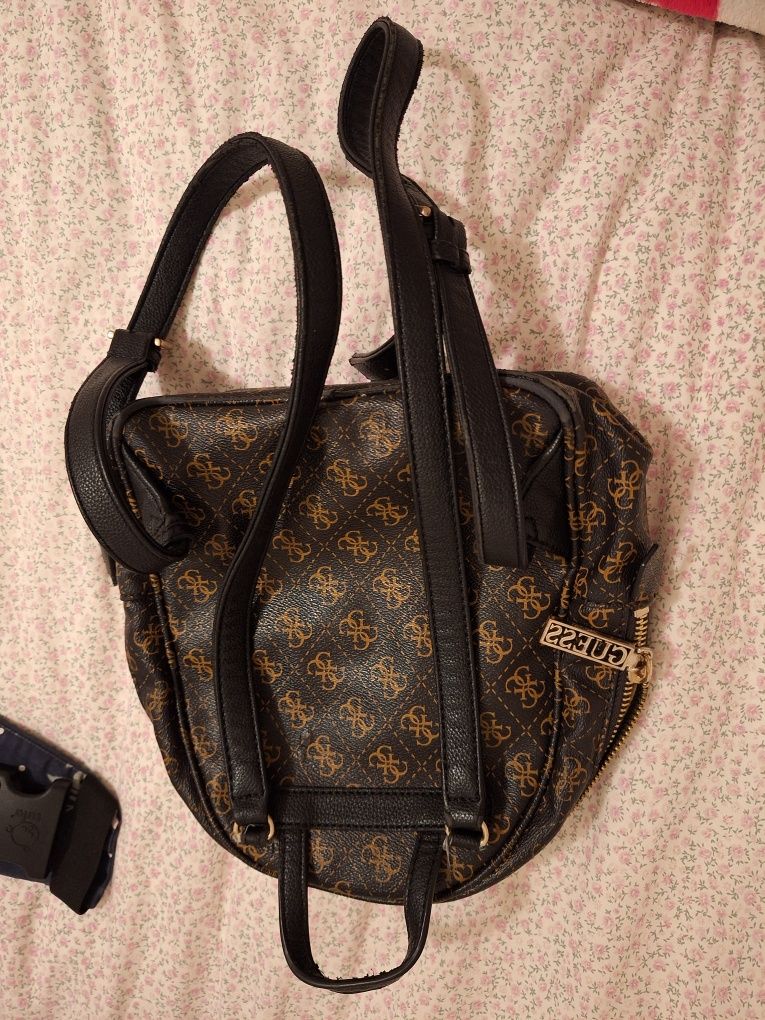 Mochila Guess
Modelo SG758632