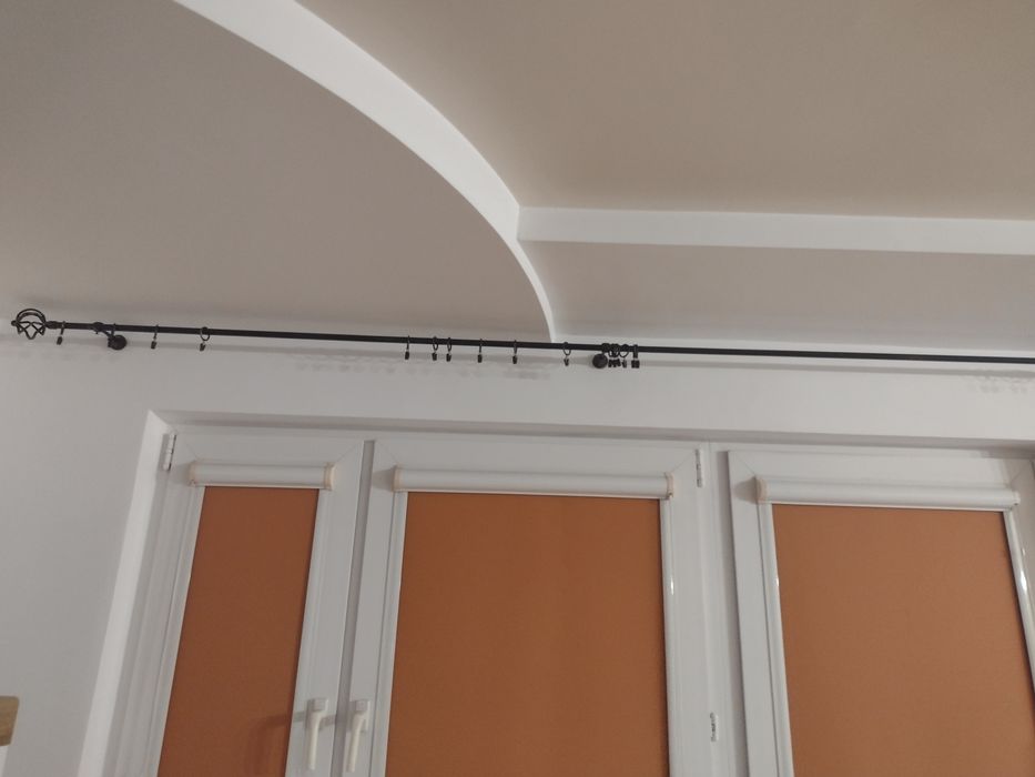 Karnisz czarny 2,5 m