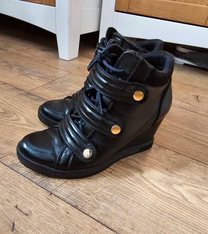 eleganckie sportowe sneakersy na koturnie Aldo 39 kobiece