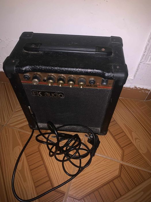 Vendo ou troco Guitarra