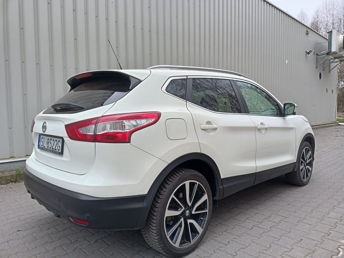 Nissan Qashqai Panorama Kamery 360 Nawigacja Asystent Pasa  Tempomat