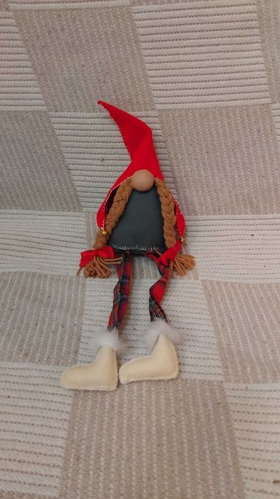 Dwa skrzaty bożonarodzeniowe