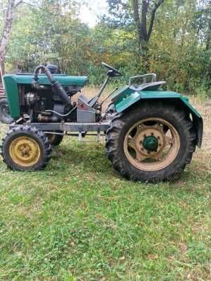 Ciągnik SAM z wozem