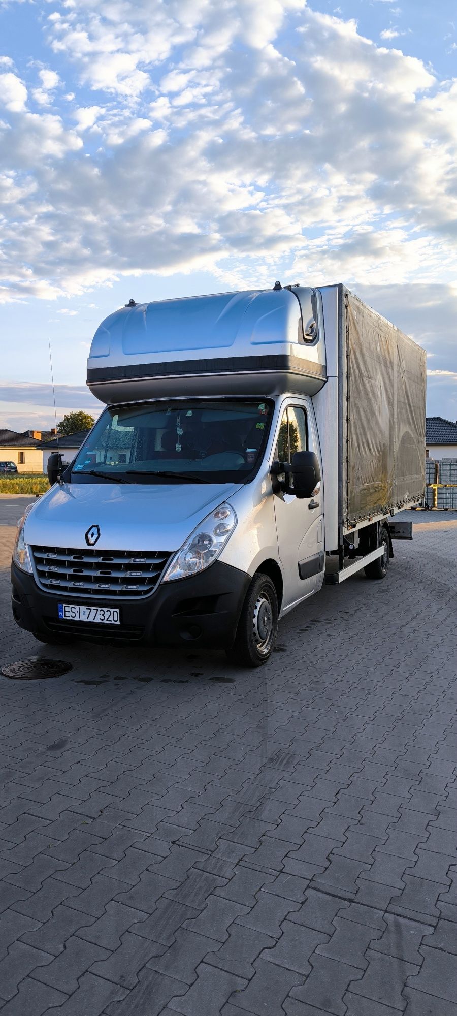 Usługi transportowe bus z kierowcą osobowy plandeka/winda przeprowadzi