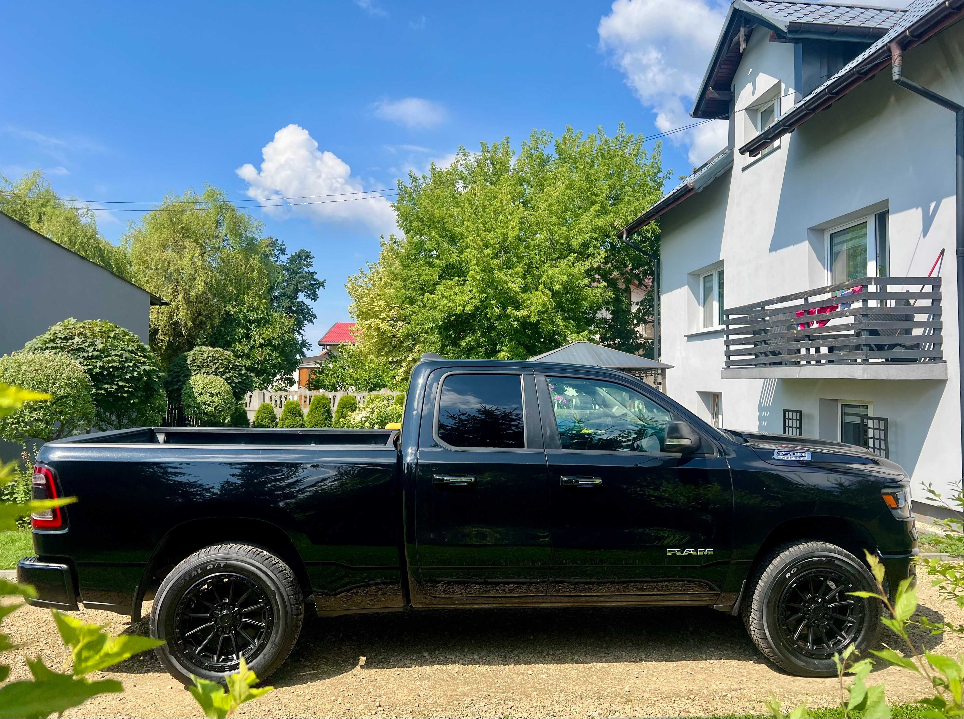 2020 RAM 1500 5.7 Hemi 4x4  Big Horn Vat 23