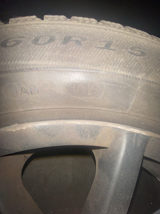 Продам титани з зимовою резиною r15 5x100