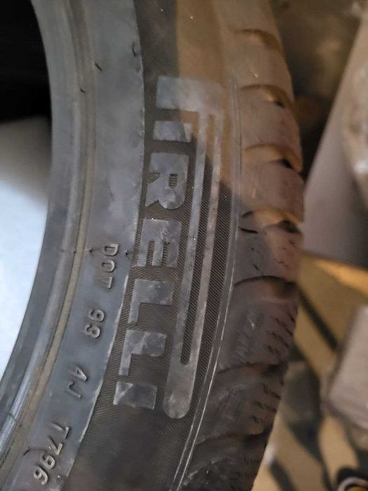 Зимняя резина Pirelli Winter 245/45 R18 100V M+S отличное состояние 4ш