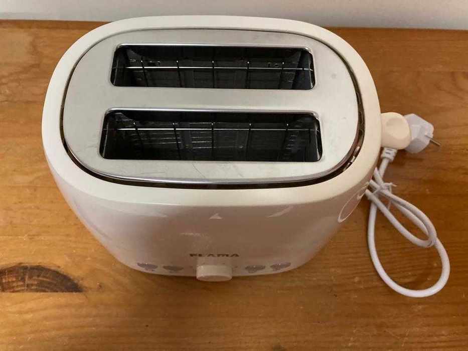 Torradeira FLAMA, branca - Nova