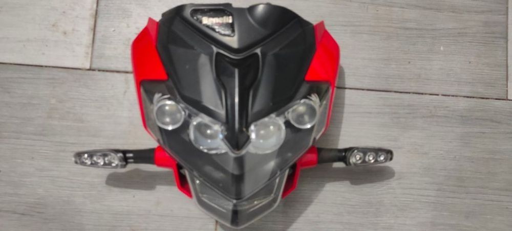 BENELLI TNT 125 LAMPA PRZÓD reflektor czasza owiewka kierunkowskaz stelaż
