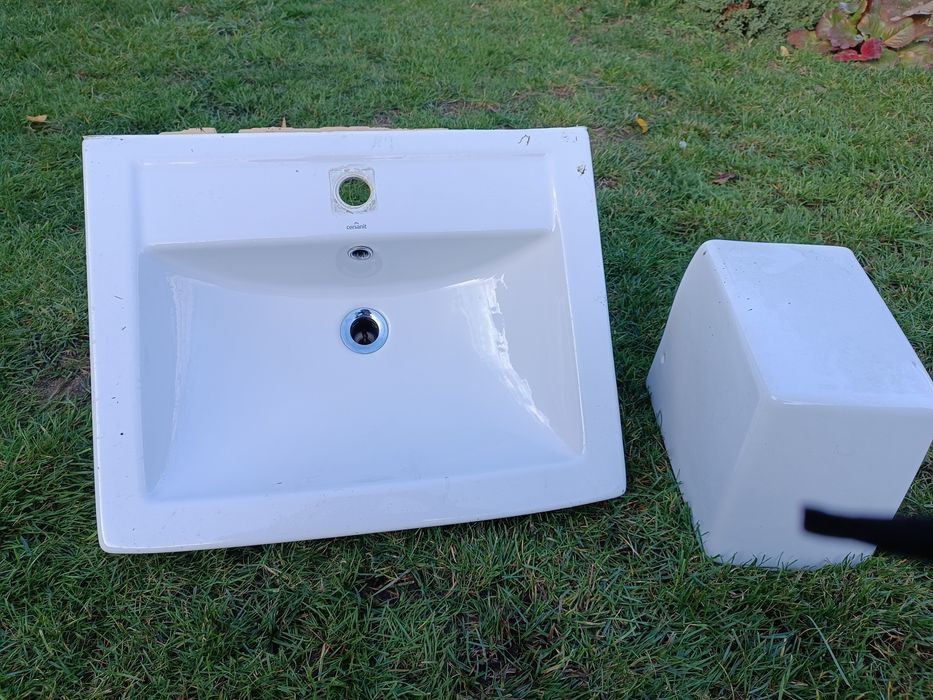 Umywalka wisząca bez szafki 60 cm z szafką 60