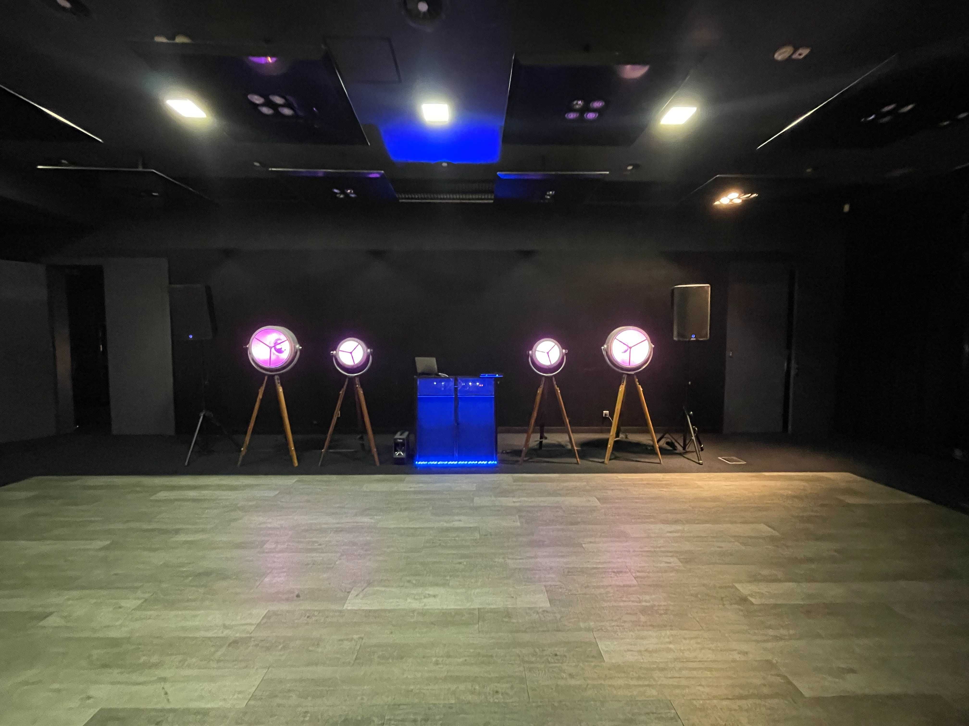 DJ na 18 / Wesele / Imprezę firmową / Urodziny / Karaoke