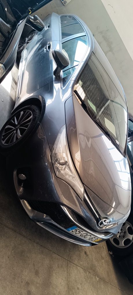 Toyota Avensis 2.0 Luxury