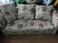 Sofa rozkładana w kwiaty