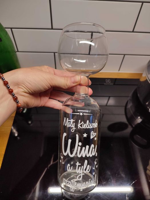 Kieliszek butelka karafka 1 litr litrowy szklany