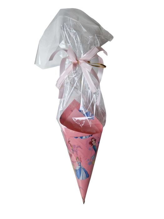 Tyta pierwszoklasisty róg obfitości dziewczynka