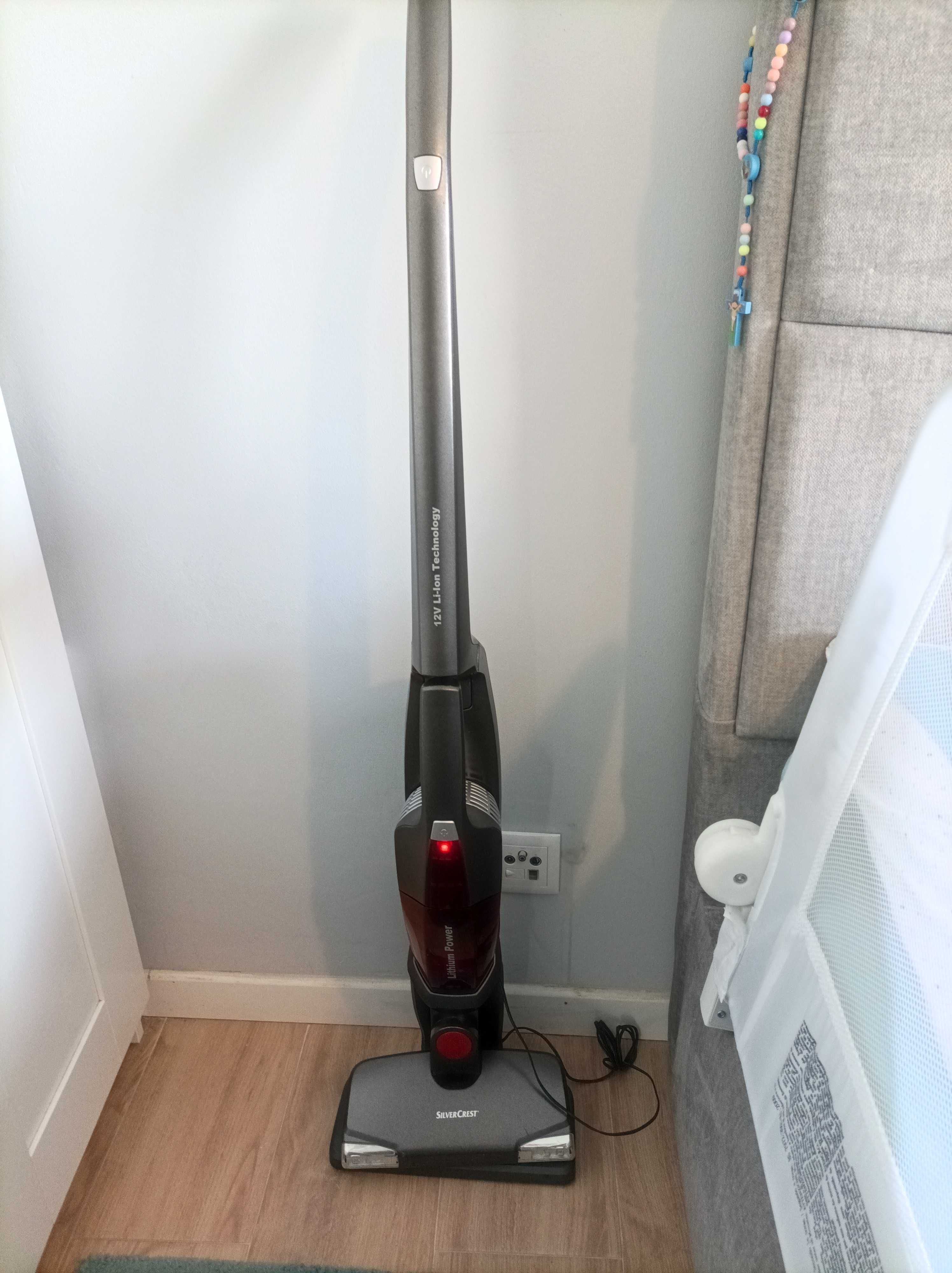 Aspirador Vertical  Silvercrest