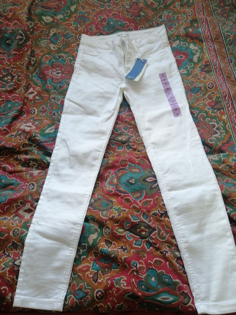 Sprzedam białe spodnie skinny rozmiar 38