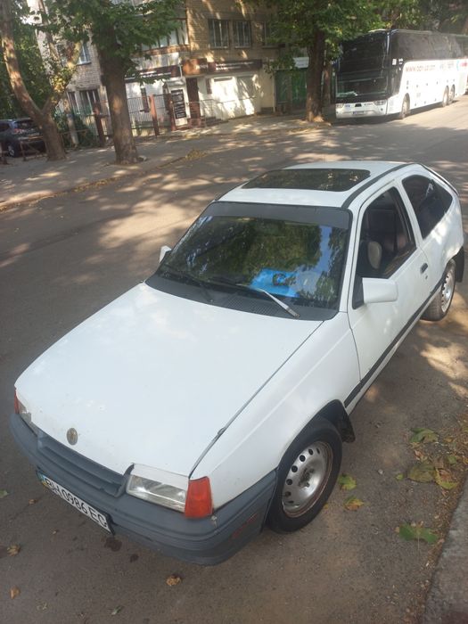 Opel Kadett 1,4 бензин