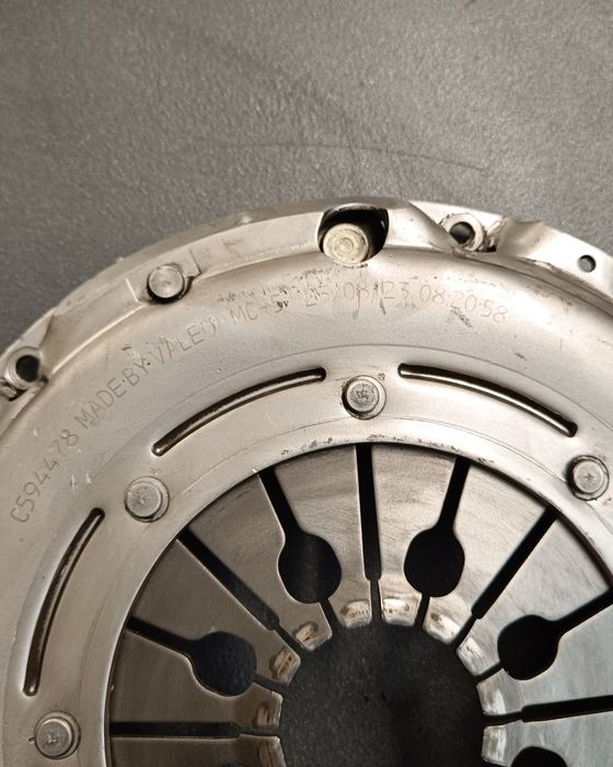 Комплект Зчеплення Valeo 837397
Комлект зчеплення з двомасовим