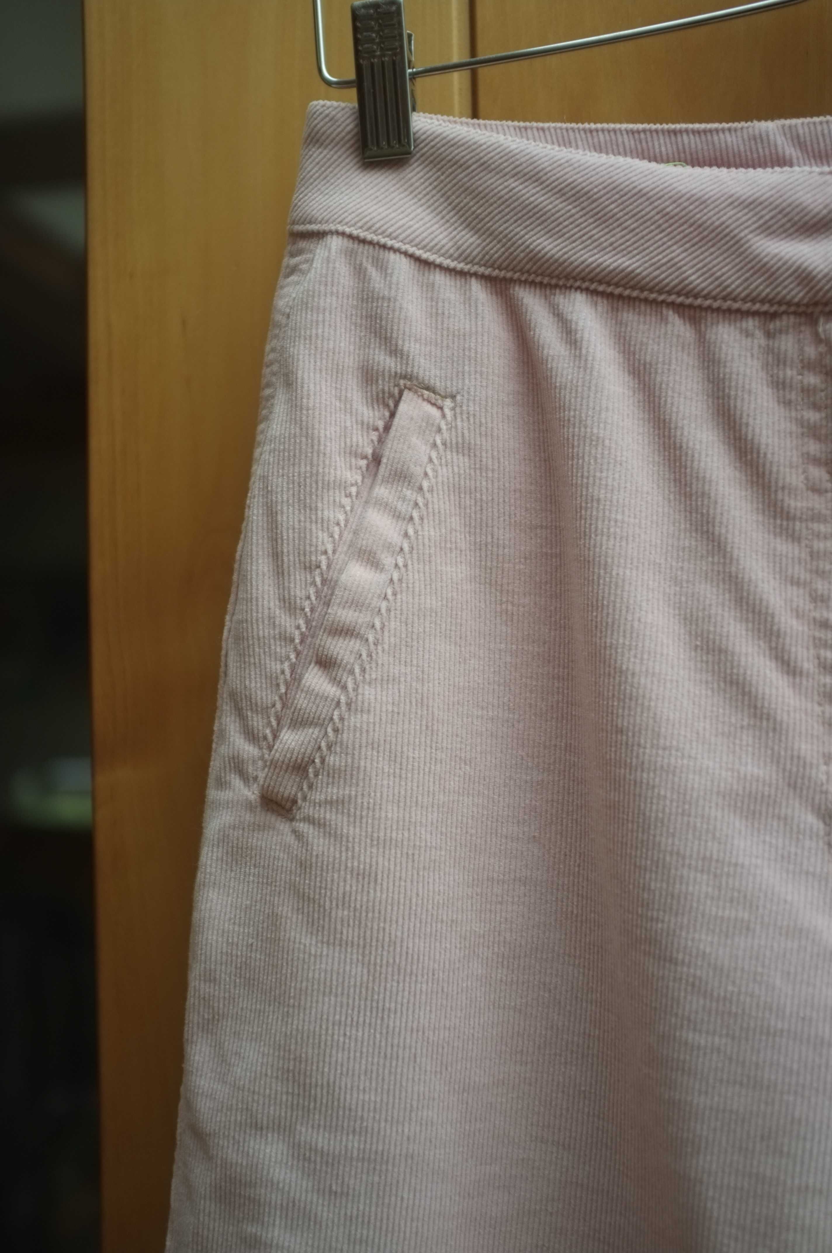 sztruksowe spodnie NA-KD sztruksy pudrowy jasny róż szerokie nogawki