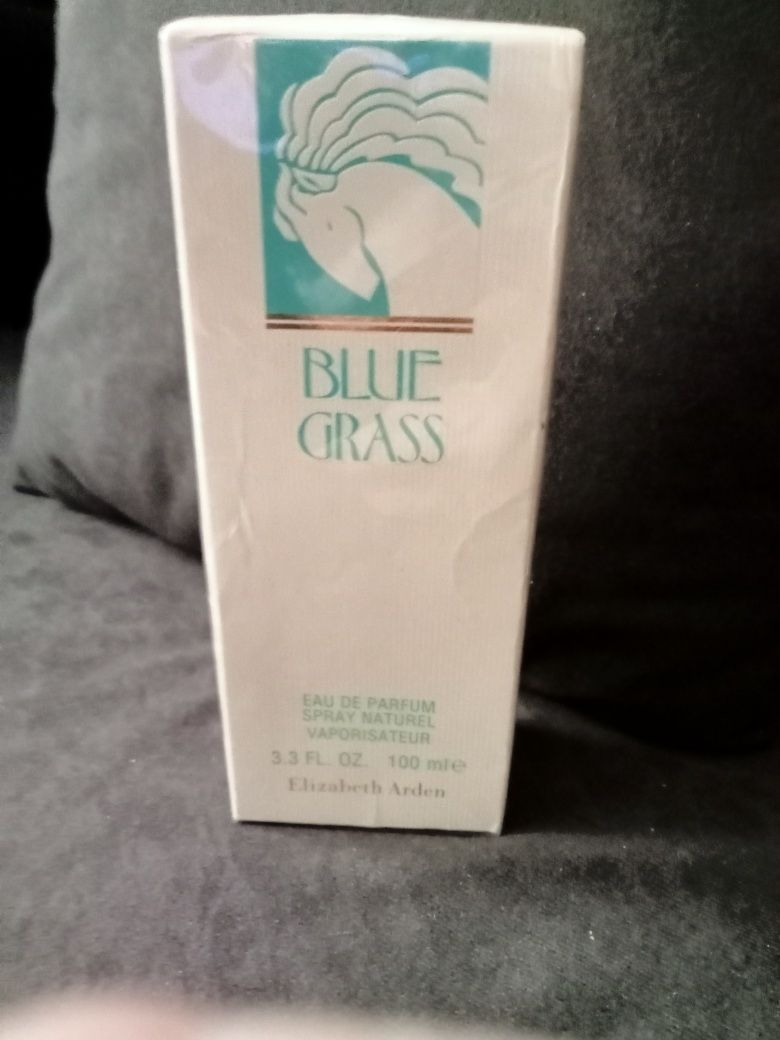 perfum elizabeth arden blue grass.