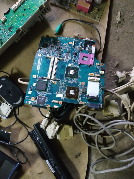 Електронні плати і інше