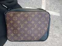 Louis vuitton beg