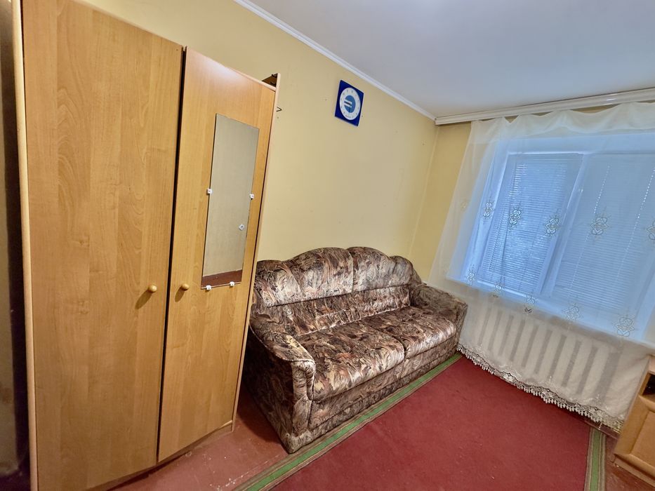 Кімната в гуртожику блочної системи