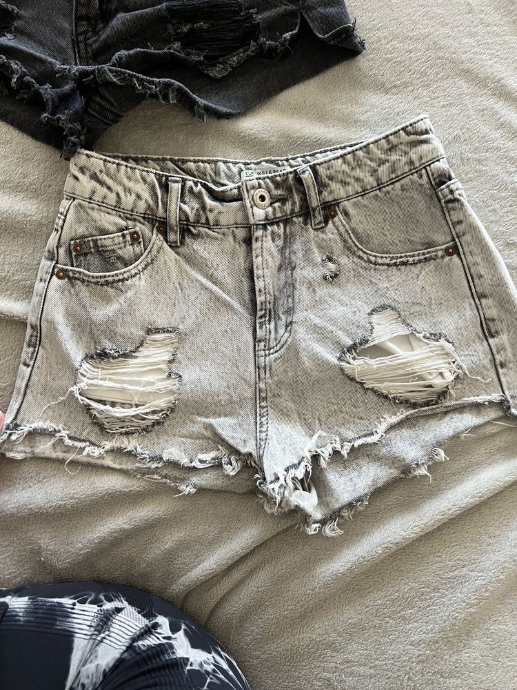 Шорти pull&bear 32