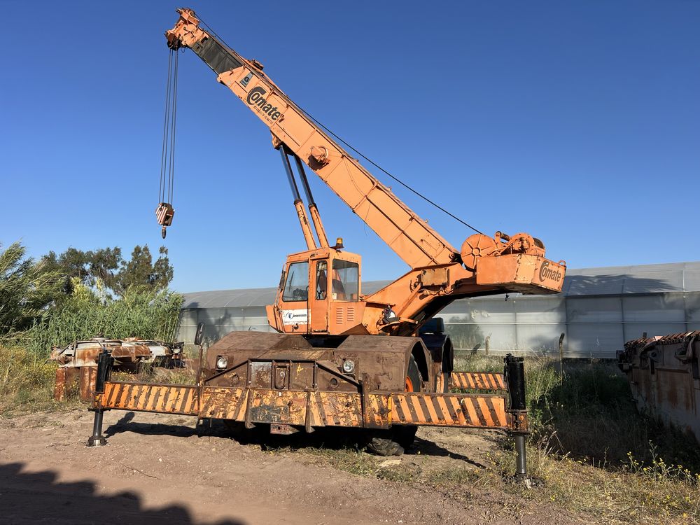 Grua Grove RT65S todo o terreno de 35 toneladas