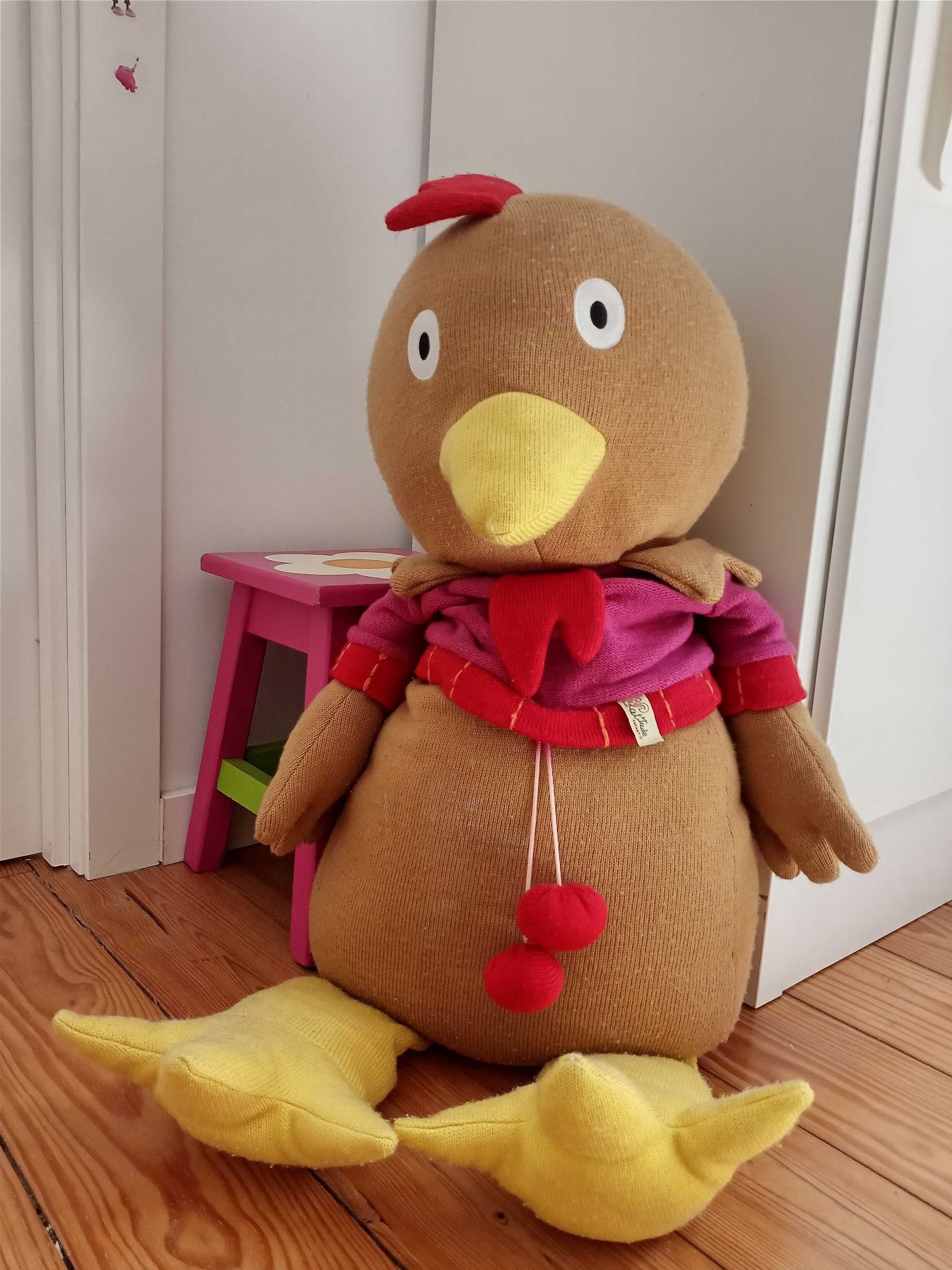 Puff/decoração Galinha gigante para quarto de criança