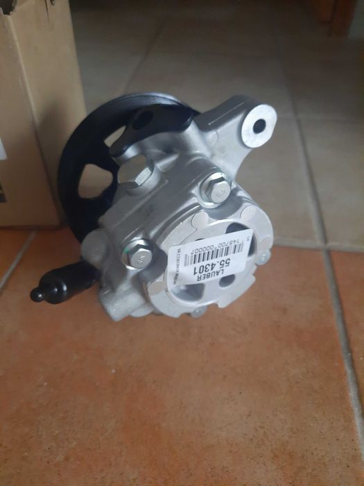 Pompa wspomagania honda