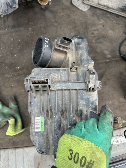 Корпус воздушного фильтра хюндай SANTAFE 2