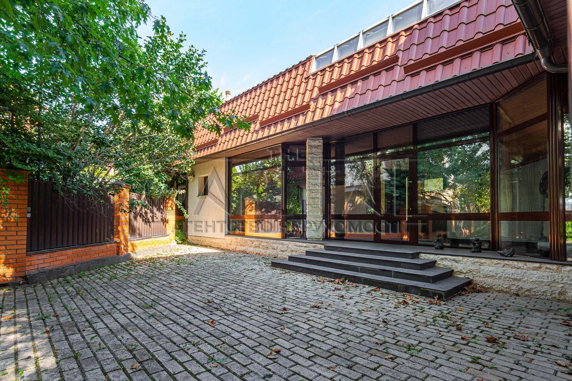 Центр міста,Печерск,Ексклюзивний будинок 565 метрів,14 соток (акт є).
