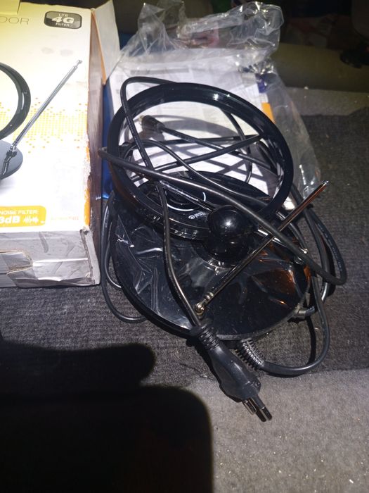 Antena TDT como nova, praticamente sem uso.