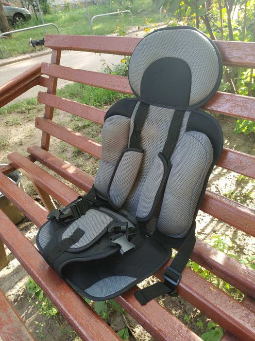 Продам детское бескаркасное автокресло для детей от 1 до 5 лет